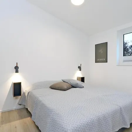Holiday home Front In Lembruch-duemmer With Wifi